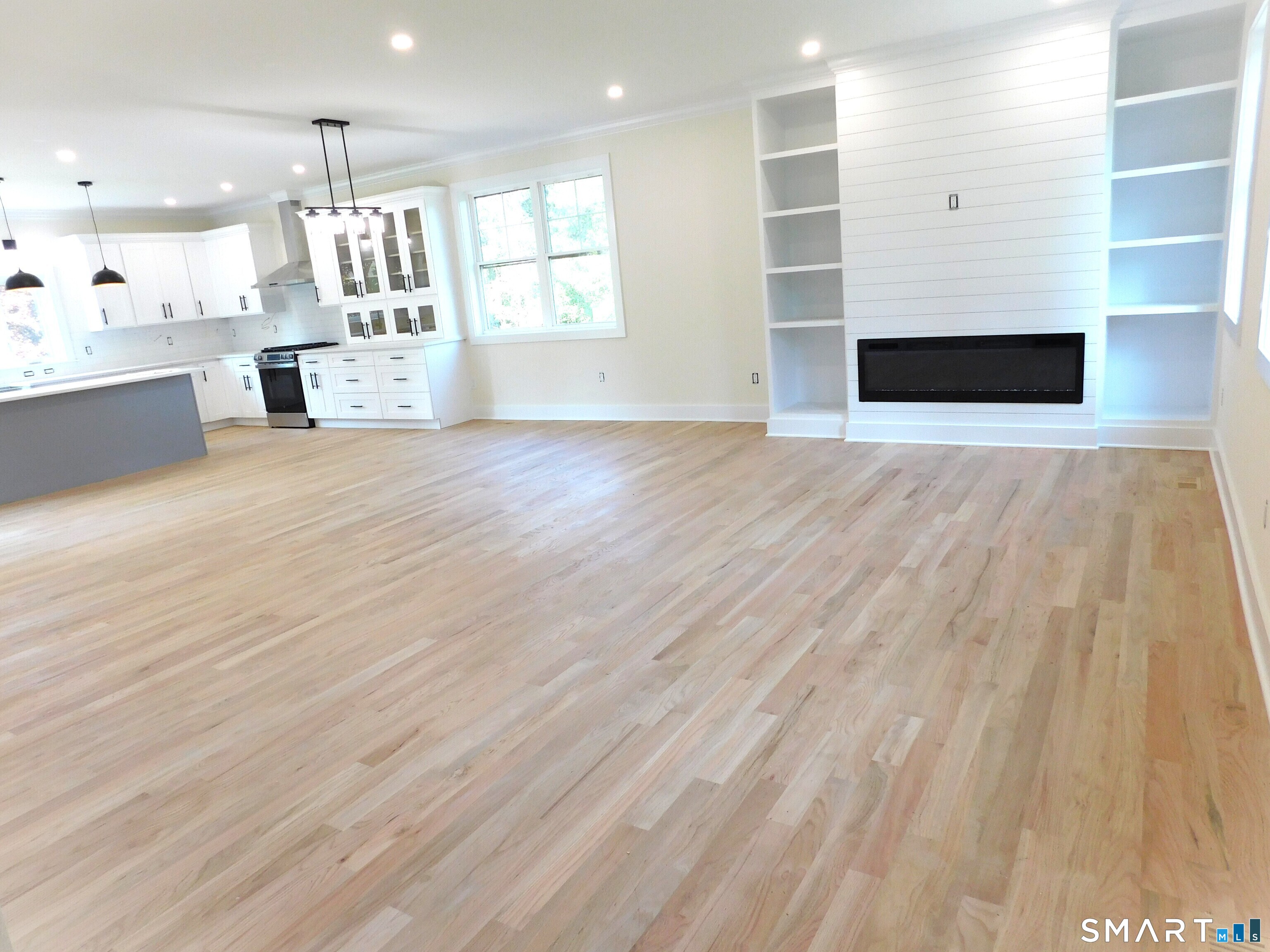 60 Mohegan Road Shelton, CT 06484 - Photo 3 of 27 Gallery Image 3