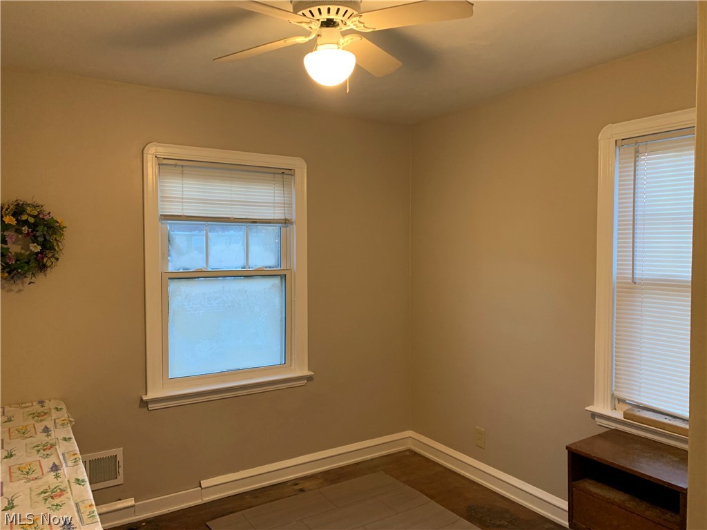 4039 Ellison Road Cleveland, OH 44121 - Photo 23 of 33