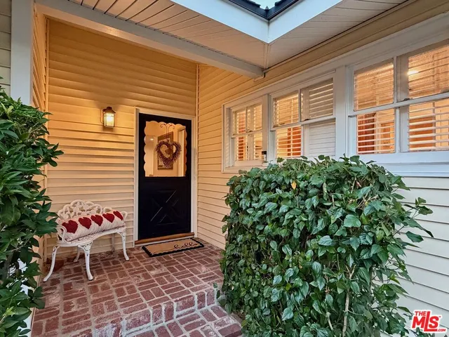 $1,625,000 | 13957 Chandler Boulevard, Sherman Oaks, CA 91401