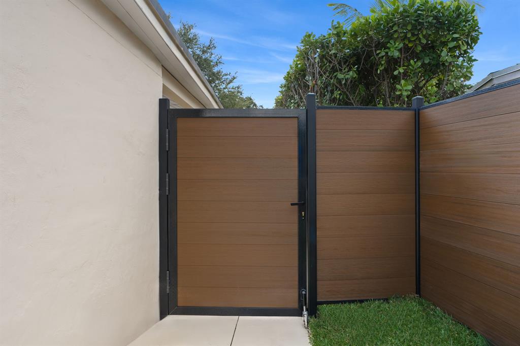 823 Southwest 27th Street Fort Lauderdale, FL 33315 - Photo 41 of 55