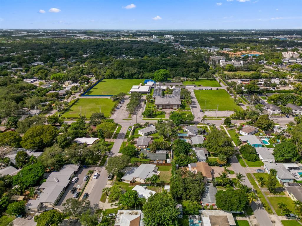 823 Southwest 27th Street Fort Lauderdale, FL 33315 - Photo 54 of 56 an aerial view of residential houses with outdoor space