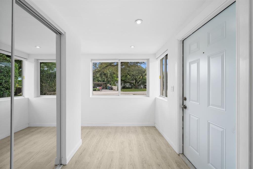 823 Southwest 27th Street Fort Lauderdale, FL 33315 - Photo 10 of 55