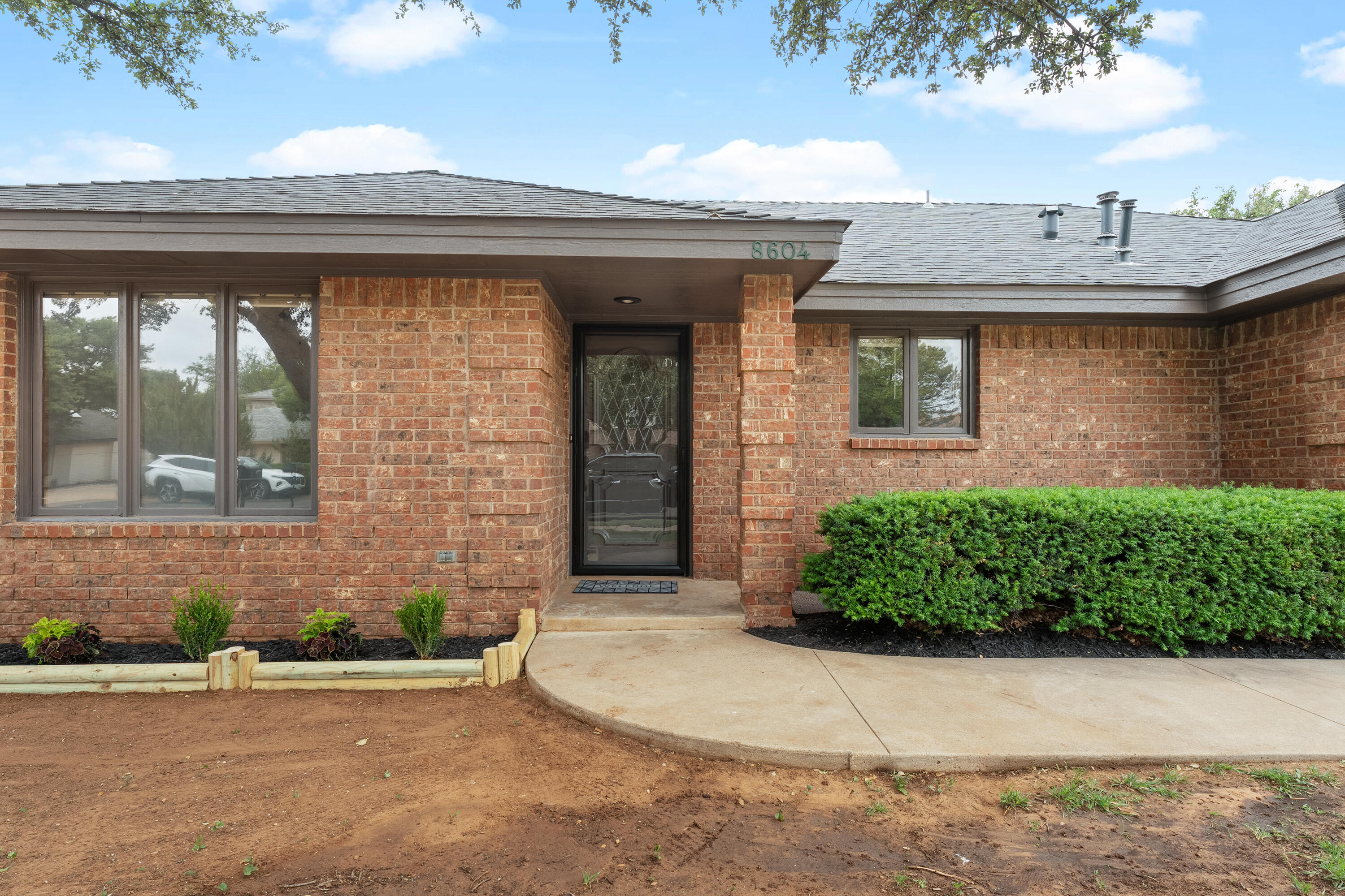 8604 Colton Avenue Lubbock, TX 79424 - Photo 2 of 28 DSC02032