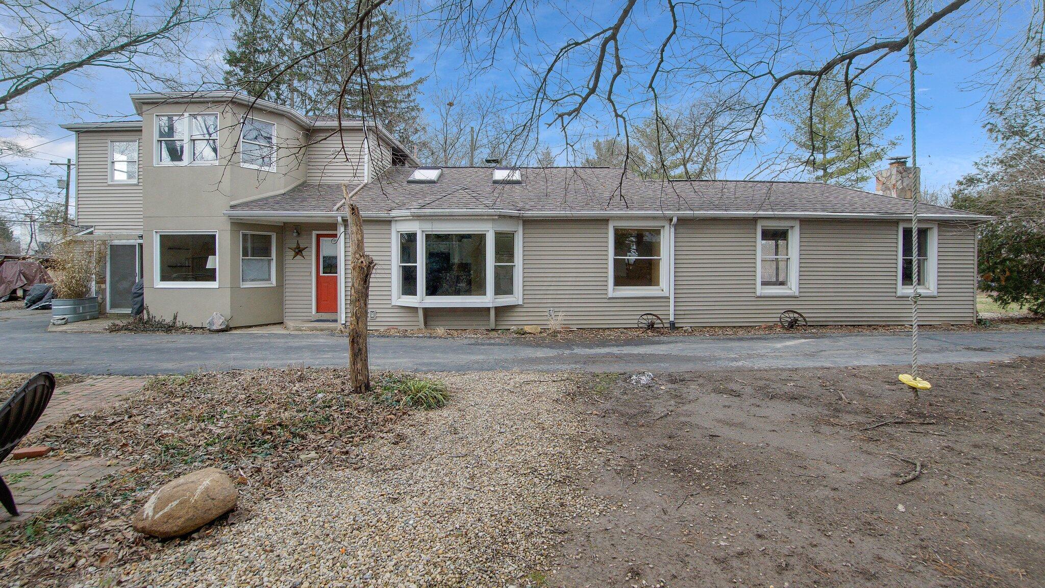 2751 Clifton Road Columbus, OH 43221 - Photo 6 of 62 Eastside (front side)