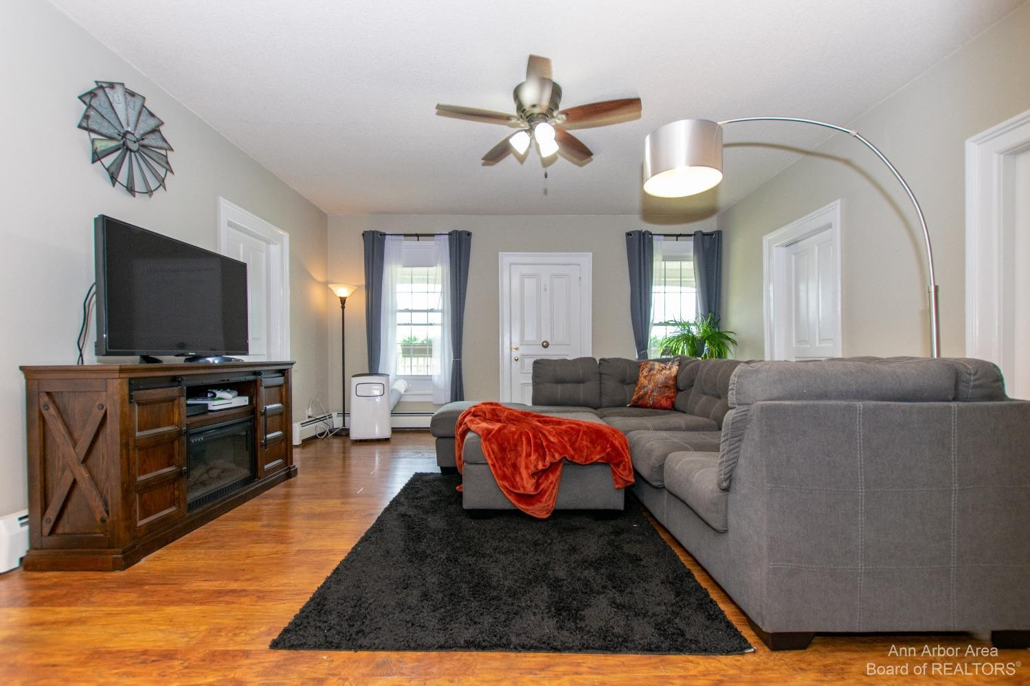 2424 Baker Road Dexter, MI 48130 - Photo 23 of 59 Living Room