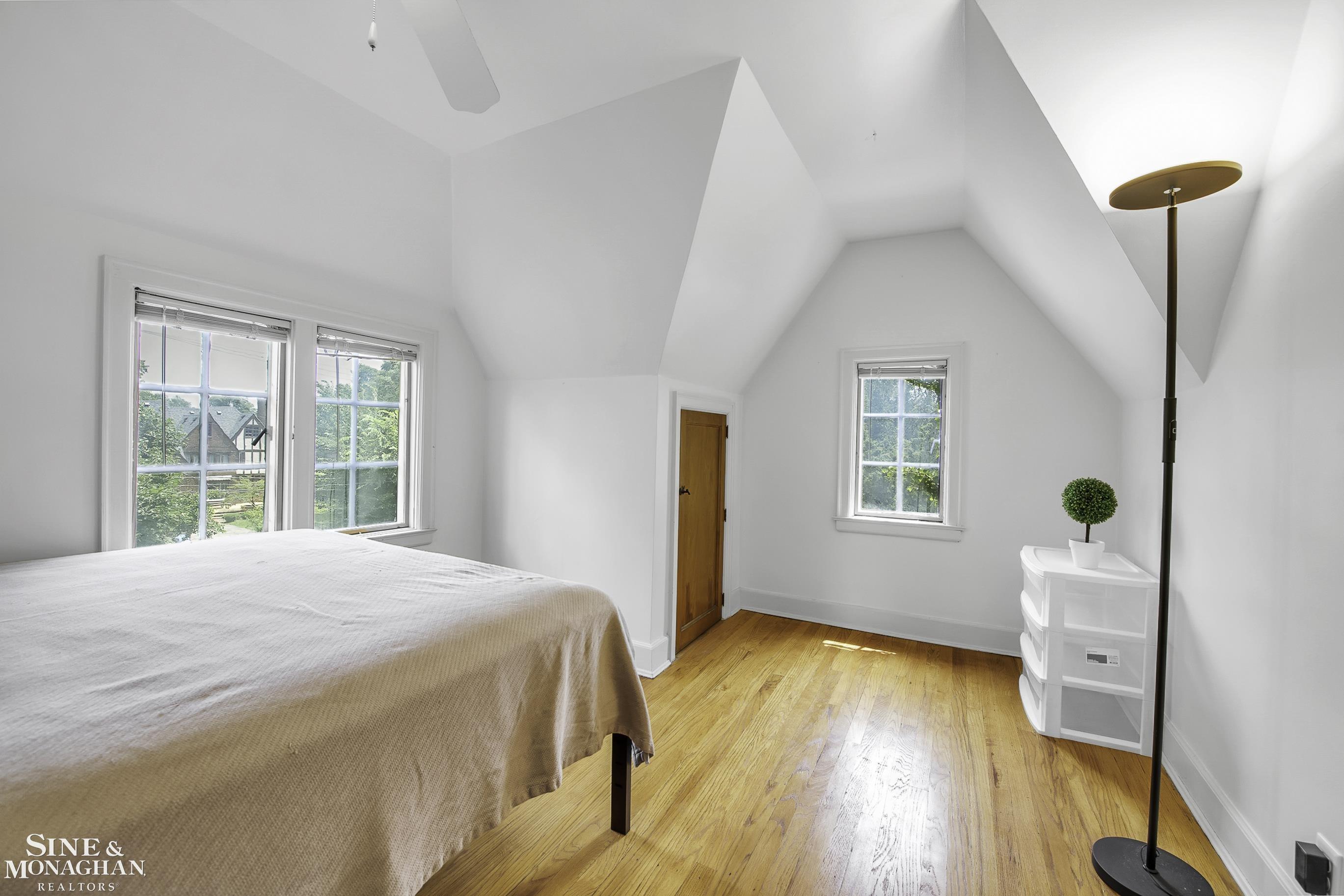 874 Westchester Road Grosse Pointe, MI 48230 - Photo 27 of 36 50124448-29.JPG
