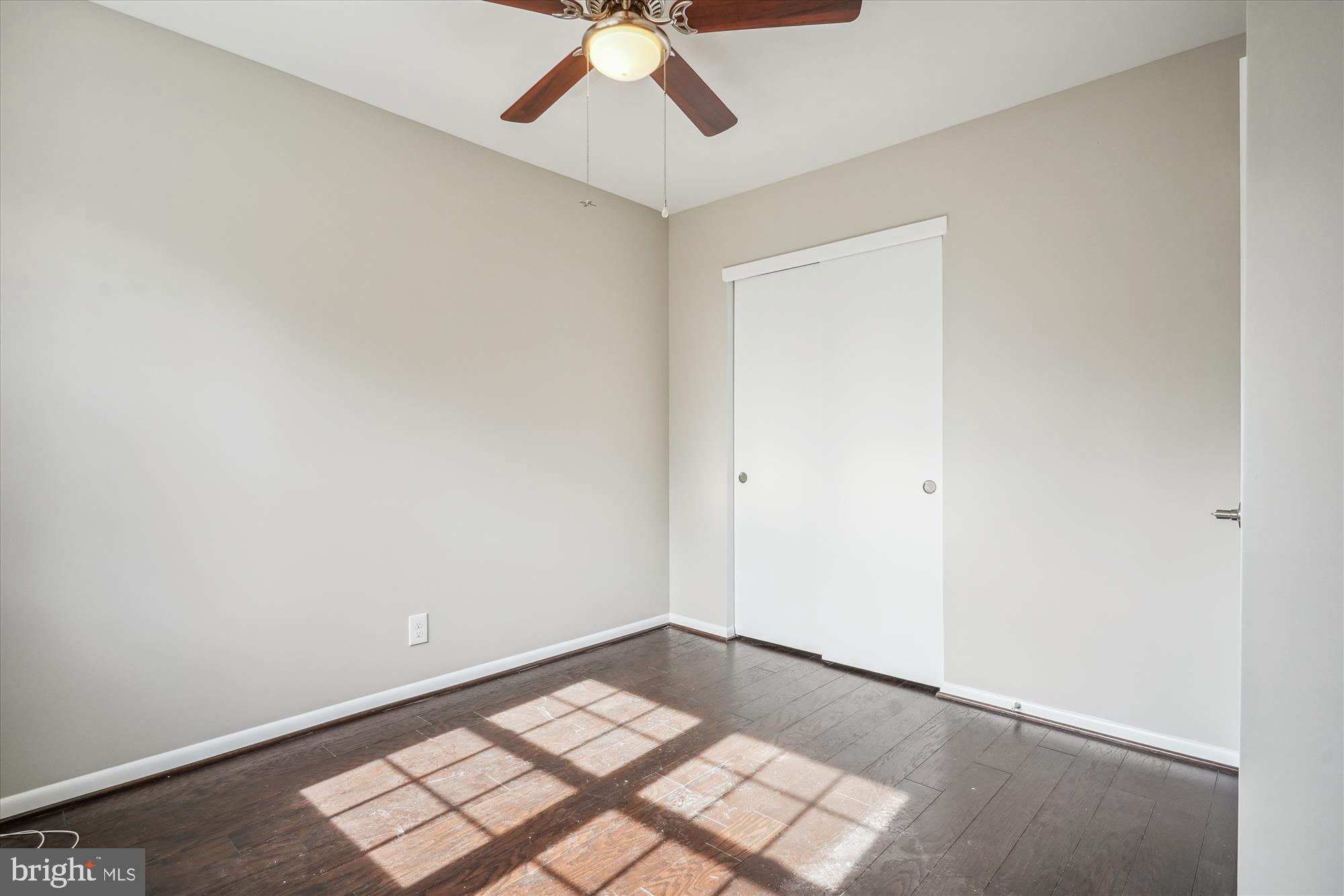 4613 28th Road South, Unit C Arlington, VA 22206 - Photo 22 of 37 an empty room with a workspace