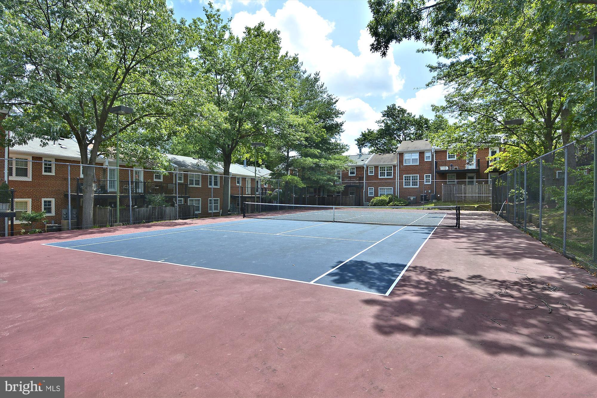 4613 28th Road South, Unit C Arlington, VA 22206 - Photo 32 of 37 a view of a basketball court