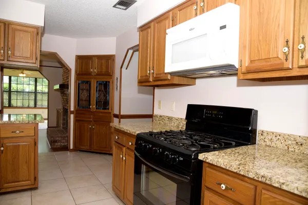 $2,250 | 1129 Troon Drive East, Niceville, FL 32578