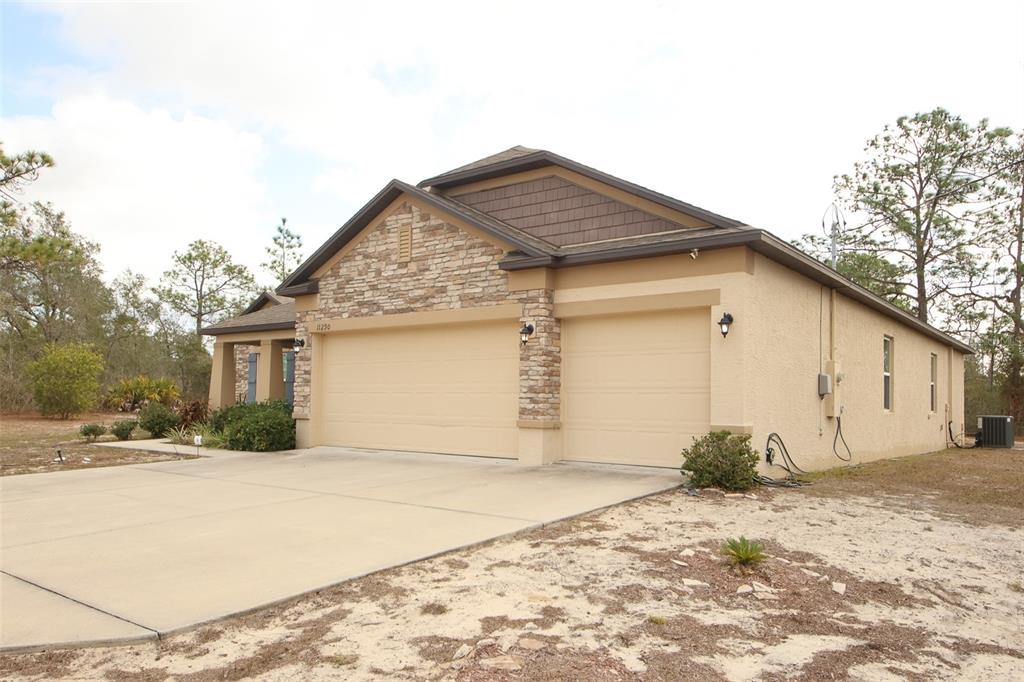 11290 Marvelwood Road Weeki Wachee, FL 34614 - Photo 2 of 37