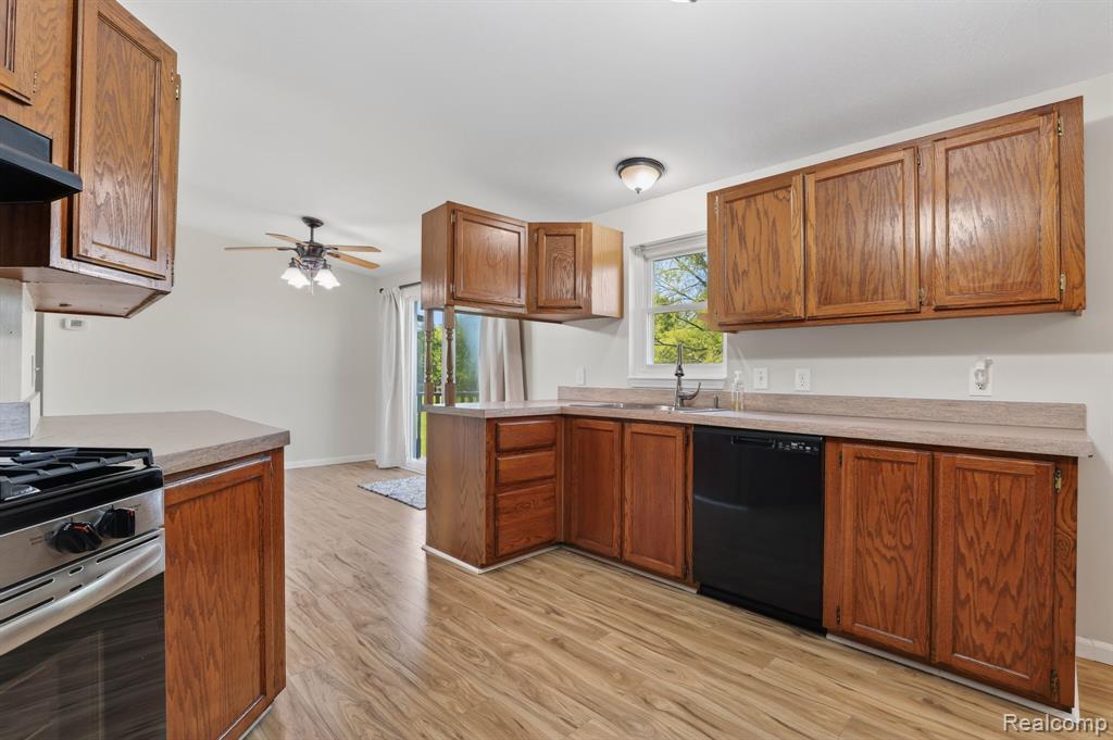 4050 West Thompson Road Linden, MI 48451 - Photo 14 of 36