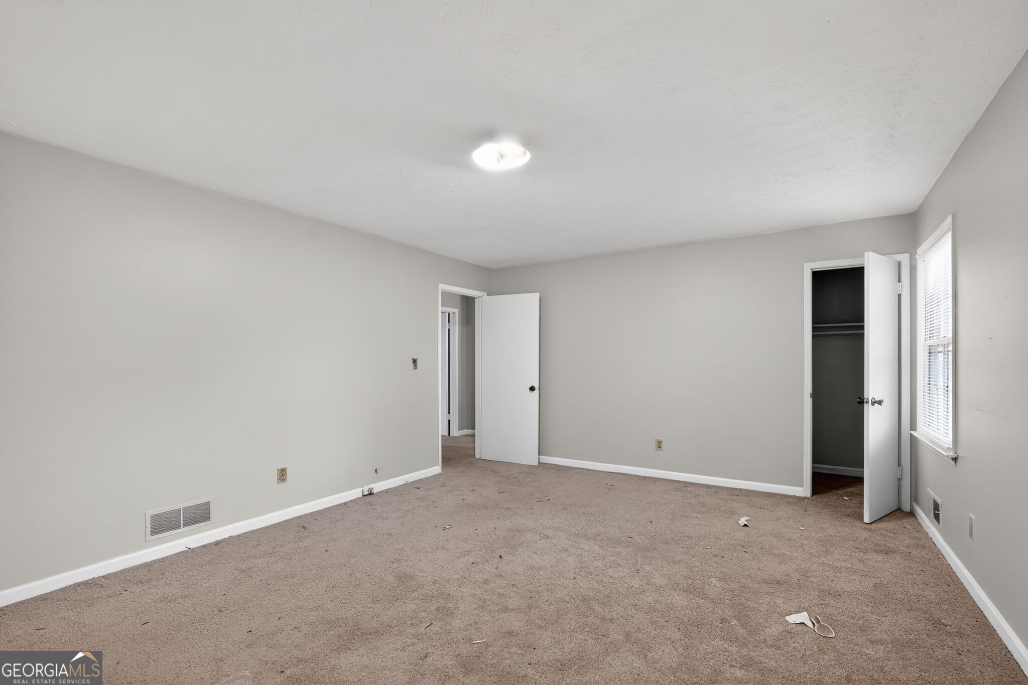 2653 Lester Street Atlanta, GA 30344 - Photo 15 of 34 a view of an empty room