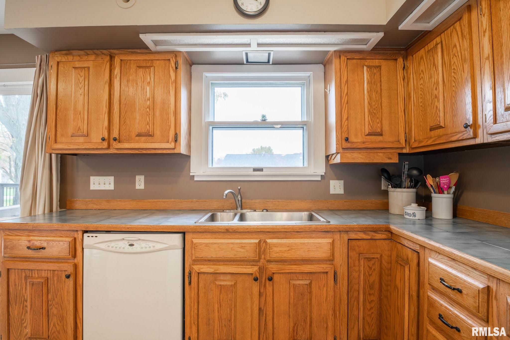 505 Ridge Lane Eureka, IL 61530 - Photo 14 of 45 Gallery Image 14