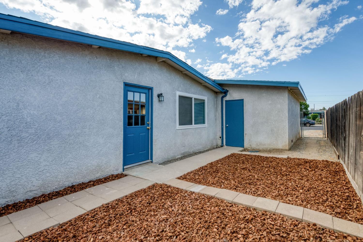 2607 Crescent Avenue Clovis, CA 93612 - Photo 21 of 26 a view of a house with a house