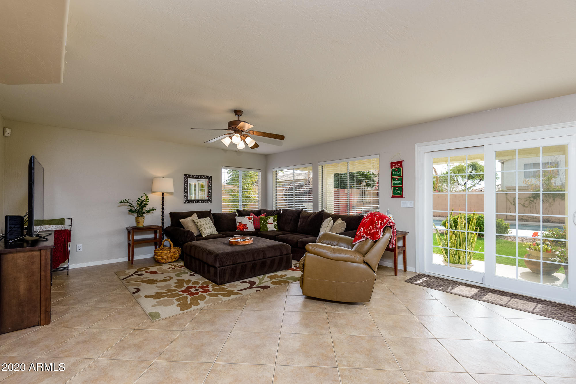 3519 East Clark Road Phoenix, AZ 85050 - Photo 8 of 29 Family Room