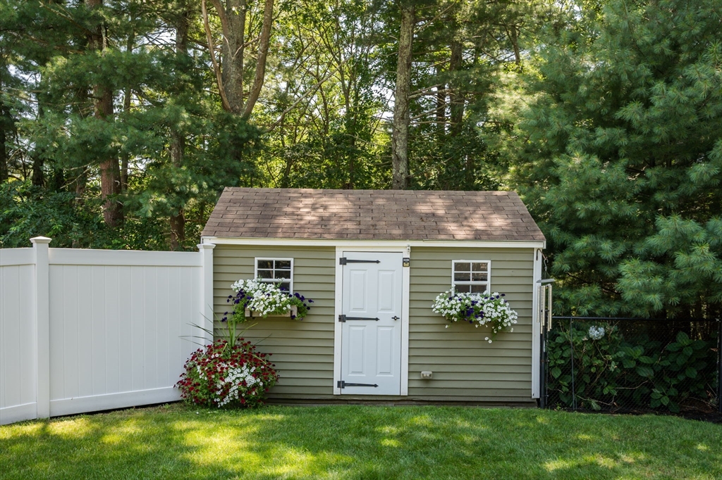 66 Wildwood Road Pembroke, MA 02359 - Photo 11 of 41