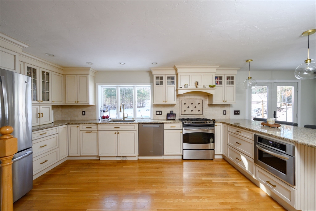 66 Wildwood Road Pembroke, MA 02359 - Photo 15 of 41