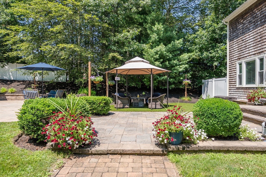 66 Wildwood Road Pembroke, MA 02359 - Photo 7 of 41