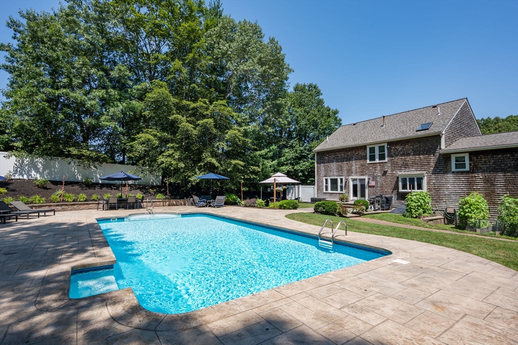 66 Wildwood Road Pembroke, MA 02359 - Photo 10 of 41