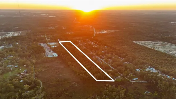 a view of a tennis court