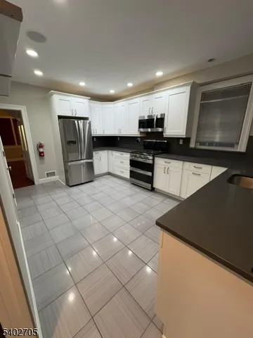 $4,950 | 159 Bellevue Avenue, Montclair, NJ 07043