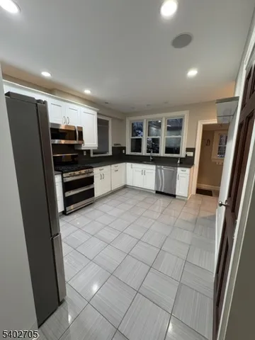 $4,950 | 159 Bellevue Avenue, Montclair, NJ 07043