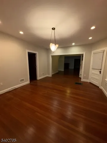 $4,950 | 159 Bellevue Avenue, Montclair, NJ 07043