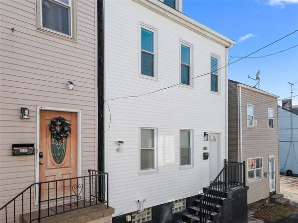 $1,995 | 2818 Edwards Way, Pittsburgh, PA 15203