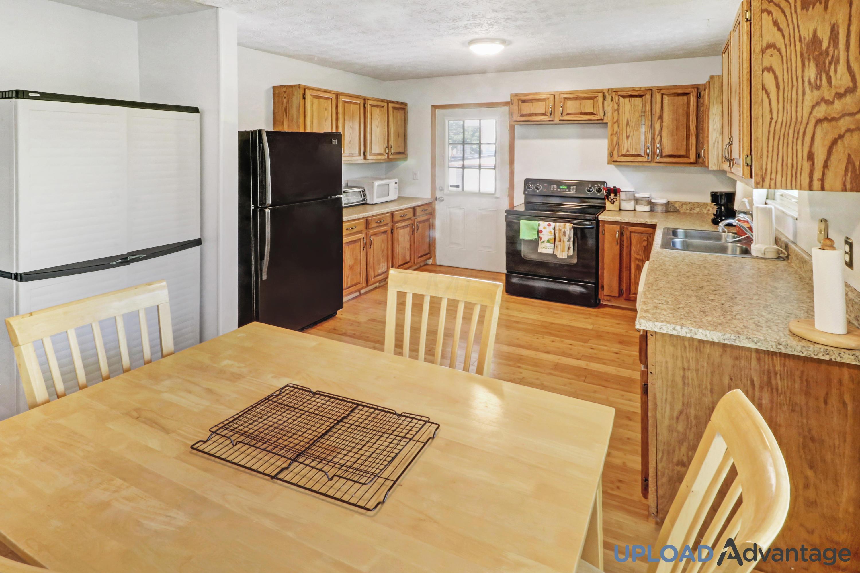 3254 Latonia Road Columbus, OH 43232 - Photo 3 of 16 Gallery Image 3