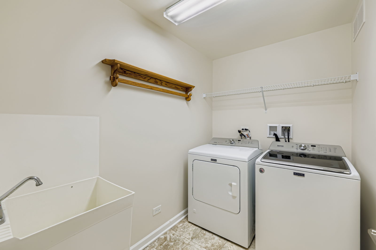 426 Town Center Boulevard Gilberts, IL 60136 - Photo 26 of 30 a utility room with dryer and washer
