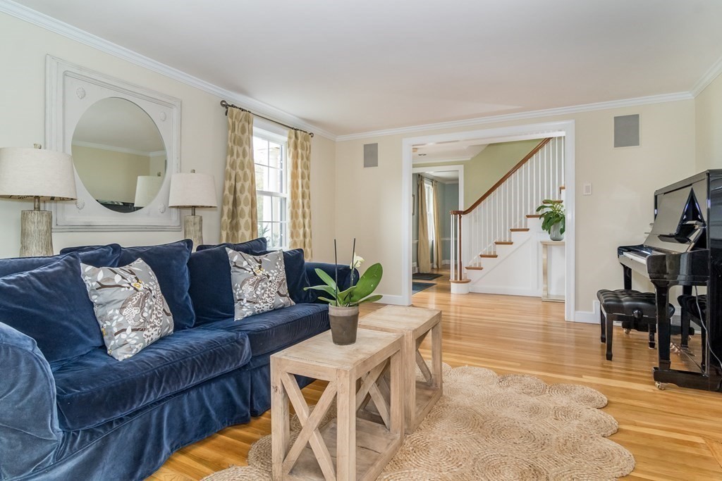 3 Auburn Road Wellesley, MA 02481 - Photo 11 of 29