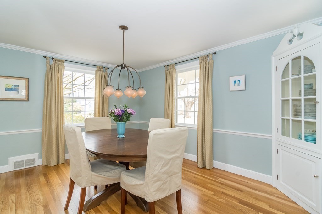3 Auburn Road Wellesley, MA 02481 - Photo 13 of 29