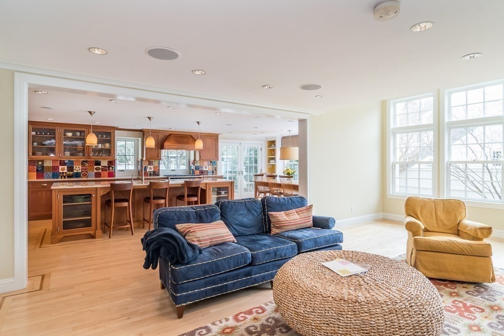 3 Auburn Road Wellesley, MA 02481 - Photo 6 of 29