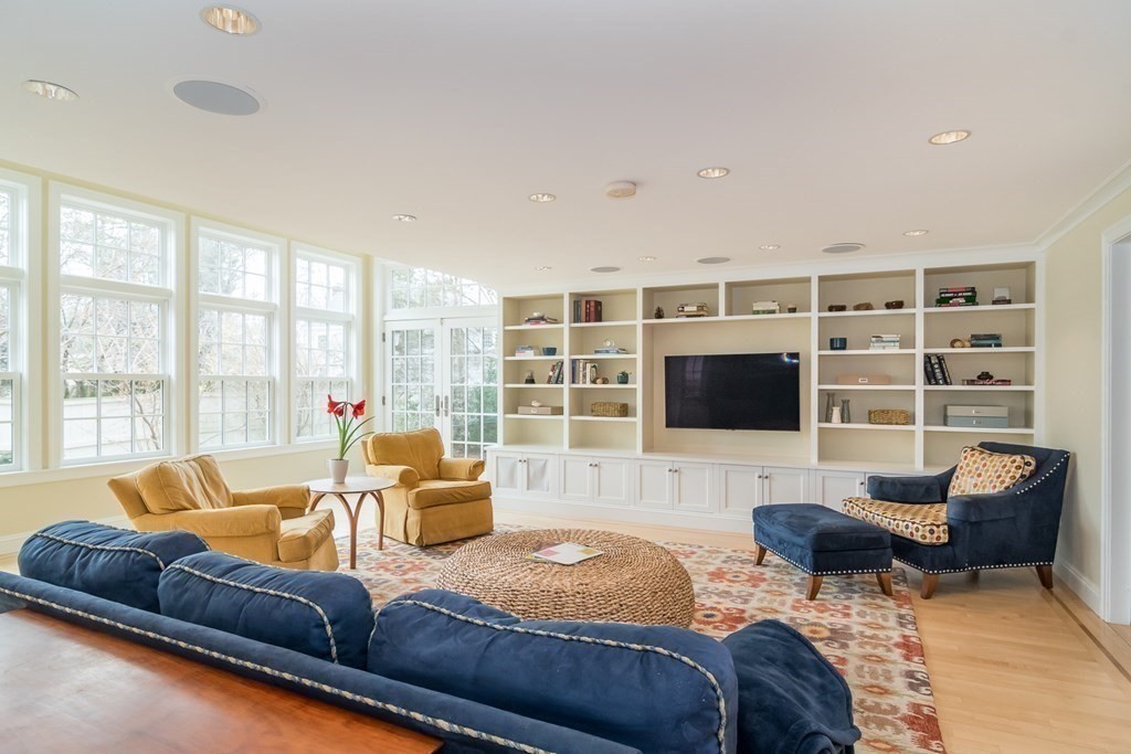 3 Auburn Road Wellesley, MA 02481 - Photo 7 of 29