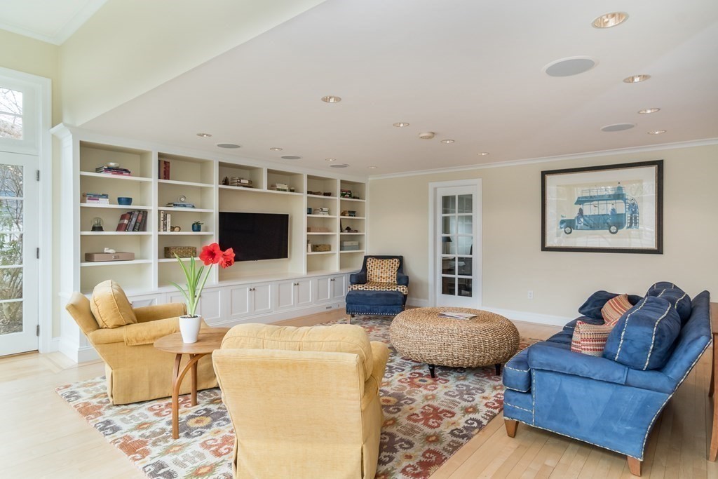 3 Auburn Road Wellesley, MA 02481 - Photo 8 of 29