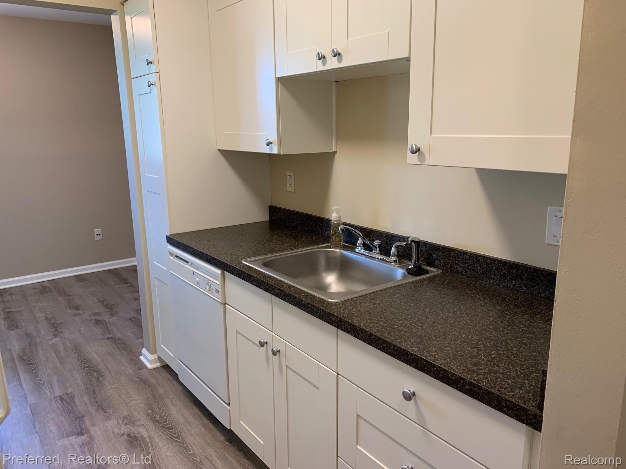30070 West 12 Mile Road Farmington, MI 48334 - Photo 4 of 11 kitchen 2.jpg
