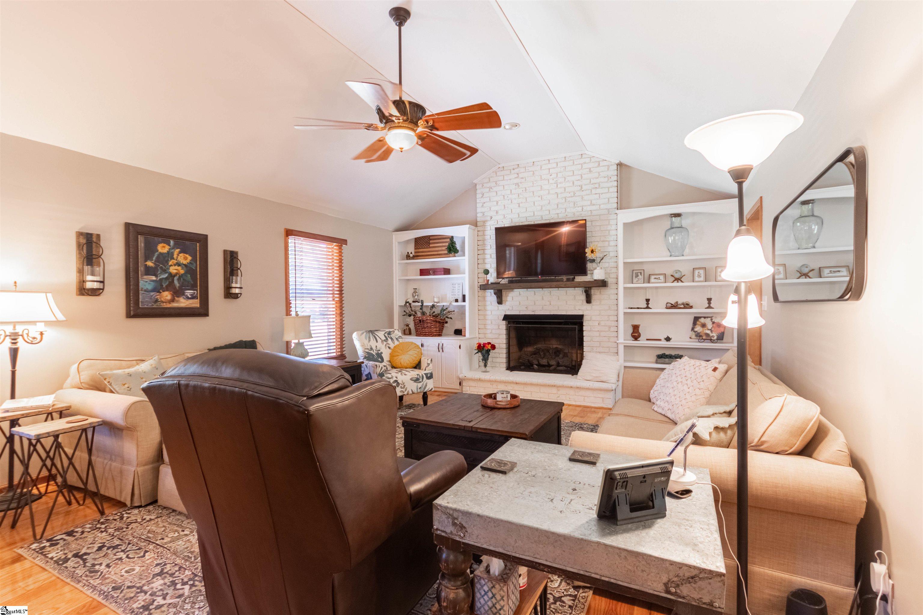 302 Wild Azalea Drive Inman, SC 29349 - Photo 8 of 32