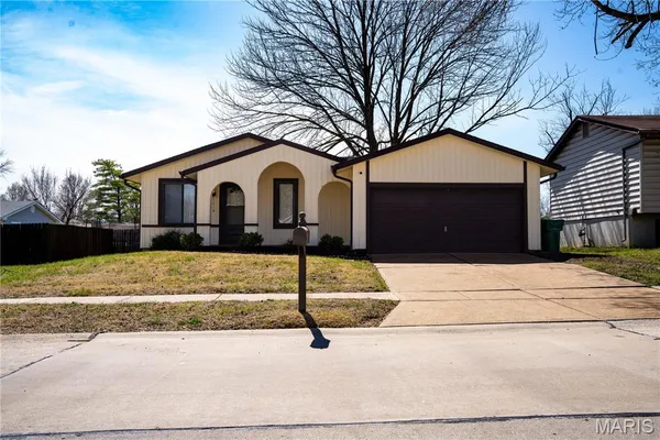 $219,900 | 1618 Ventnor Place, Florissant, MO 63031