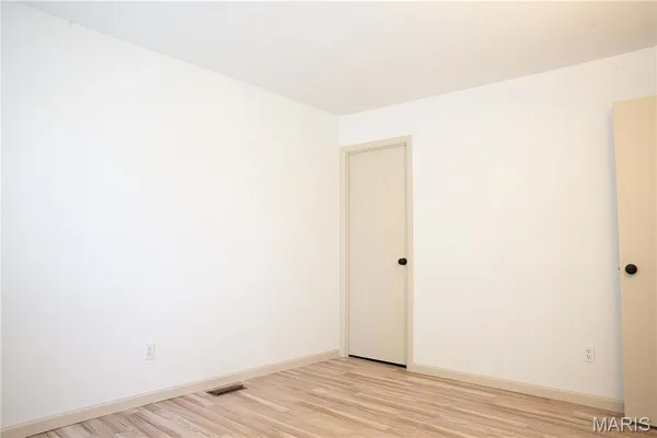 $214,900 | 1618 Ventnor Place, Florissant, MO 63031