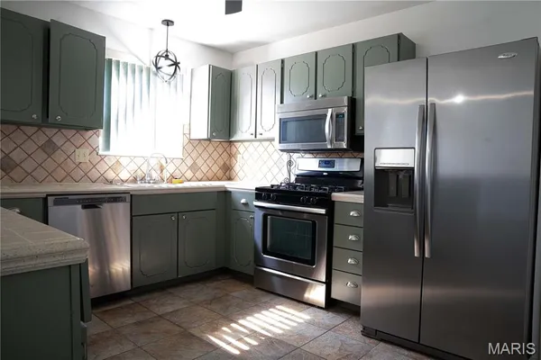 $214,900 | 1618 Ventnor Place, Florissant, MO 63031