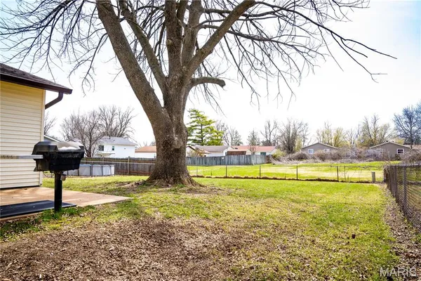 $214,900 | 1618 Ventnor Place, Florissant, MO 63031