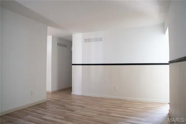 $214,900 | 1618 Ventnor Place, Florissant, MO 63031
