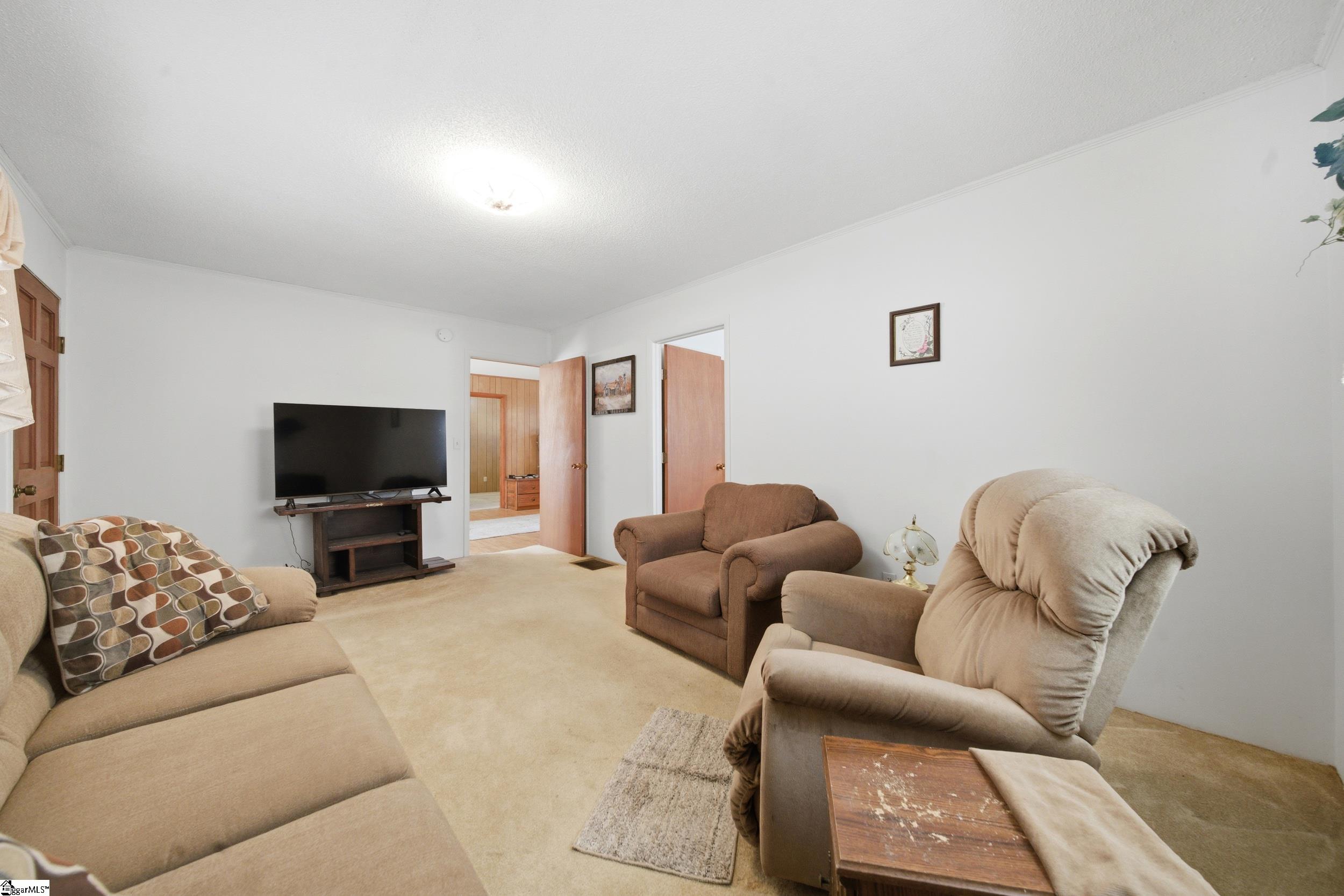 555 Bishop Road Union, SC 29379 - Photo 6 of 26