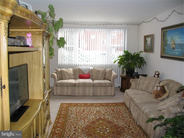 10778 Lockart Road Philadelphia, PA 19116 - Photo 5 of 25 Gallery Image 5