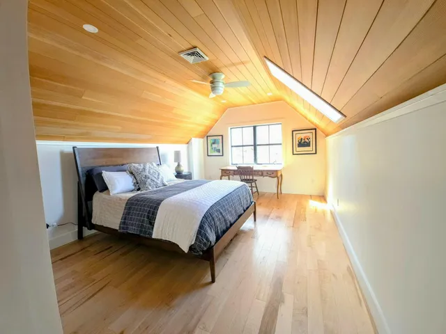 $1,279,000 | 46 Atlantic Avenue, Vinalhaven, ME 04863