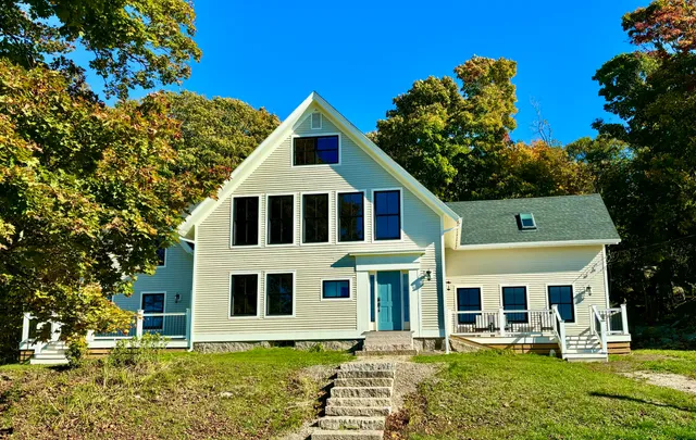 $1,279,000 | 46 Atlantic Avenue, Vinalhaven, ME 04863