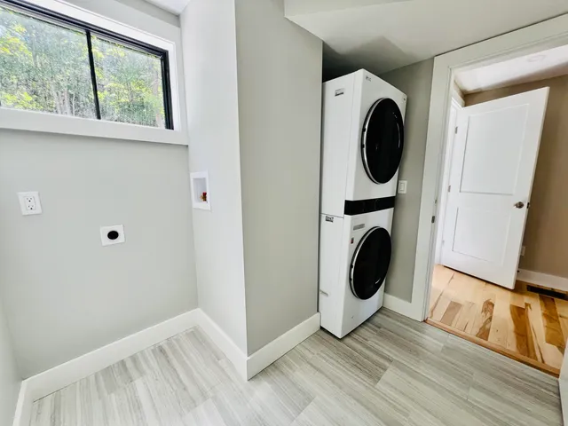 $1,279,000 | 46 Atlantic Avenue, Vinalhaven, ME 04863