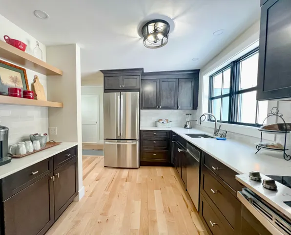 $1,279,000 | 46 Atlantic Avenue, Vinalhaven, ME 04863