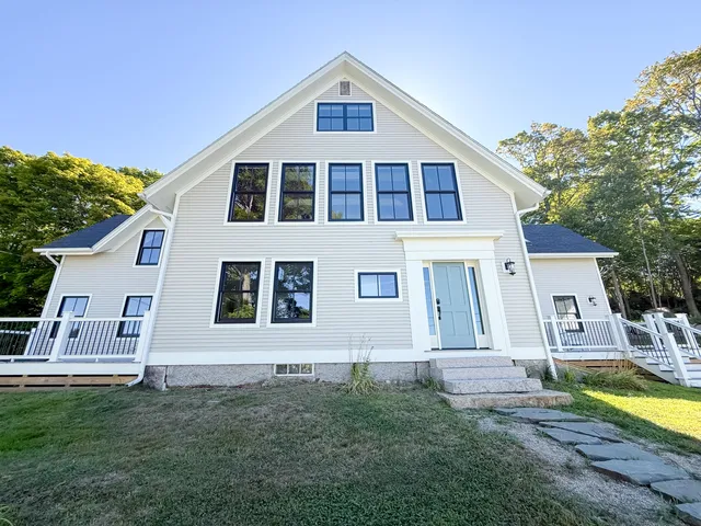 $1,279,000 | 46 Atlantic Avenue, Vinalhaven, ME 04863