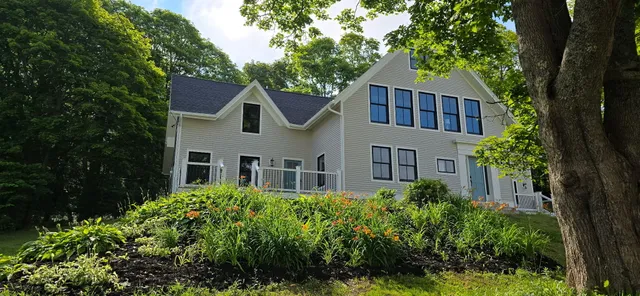 $1,279,000 | 46 Atlantic Avenue, Vinalhaven, ME 04863